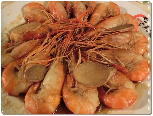 ●新竹聚餐餐廳●竹北海鮮家庭聚餐餐廳好去處，推薦這間我們家超愛的黃金海岸吃活跳跳的蝦子~