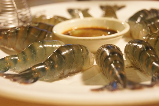 【新竹聚餐】終於找到新竹適合家庭聚餐的餐廳啦~現撈的活蝦超彈牙~網友都有介紹的新竹好吃海鮮餐廳~感謝朋友推薦這間美食餐廳給我!