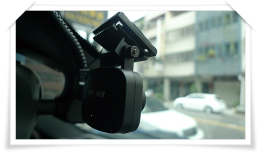 【高雄安裝汽車影音設備】高雄數位電視和汽車觸控衛星導航的安裝推薦!!!厲害的汽車改裝店家,也有提供測速雷達的安裝喔~