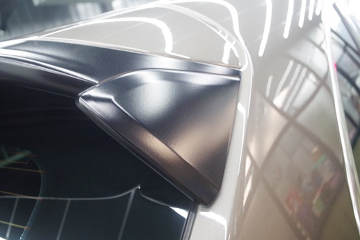 【台北汽車美容保養】台北汽車鍍膜評論網上，有許多車主對車體鍍膜的技術都很推薦，分享我的日本類玻璃鍍膜效果～