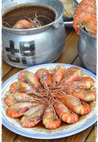 【新竹餐廳推薦】新竹海鮮火鍋美食推薦，黃金海岸活蝦餐廳圍爐啦～