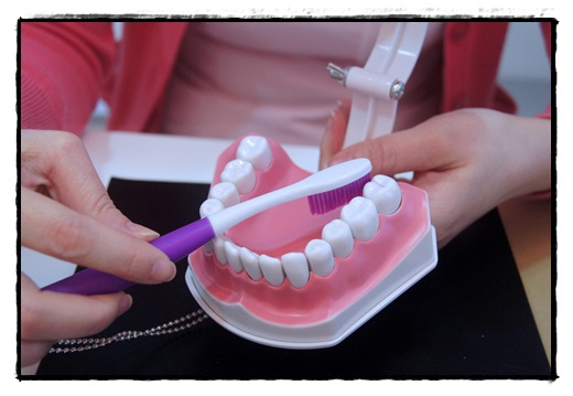 【牙醫】台中牙科的牙醫師洗牙技術敲推薦捏！好溫柔~一點都不會痛呢！
