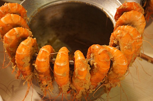 【新竹聚餐】這次新竹竹北國中的同學會聚餐來到竹北一間厲害的活蝦海鮮餐廳，是吃貨客戶推薦的活蝦海鮮美食首選!!