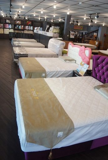【新竹床墊工廠推薦】挑的乳膠獨立筒床墊也太舒服了吧!他們自家生產的床墊品牌評價也都是有目共睹的高,不僅都是天然乳膠就連雙人床墊尺寸也很多種~